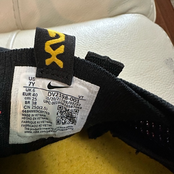 Nike Air VaporMax 2021 Flyknit GS Gradient Black Multi Womens/Boys - Picture 10 of 10